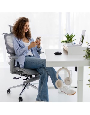 Mark Adler Leader 8.2 White electric desk